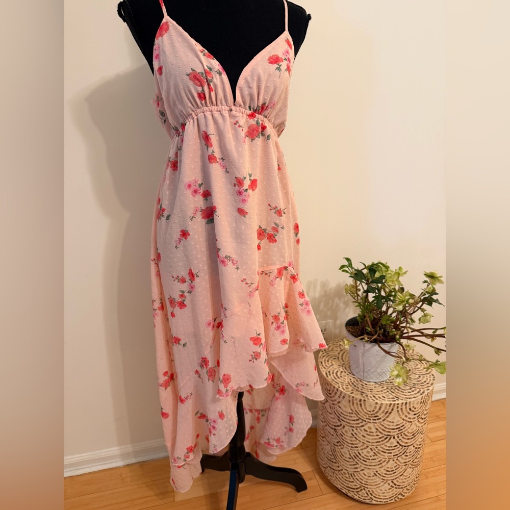 Chic Pink Floral Asymmetrical Dress size M new
Made in china